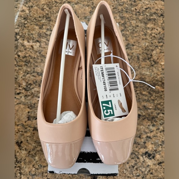 Dolce Vita Shoes - NWT and Box Dolce Vita Malanie Ladies Ballet Flats Blush Size 7.5